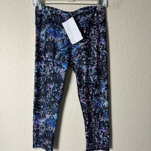 Fabletics Salar Capri Leggings Small Pebble Print‎ Compression Womens Brand New